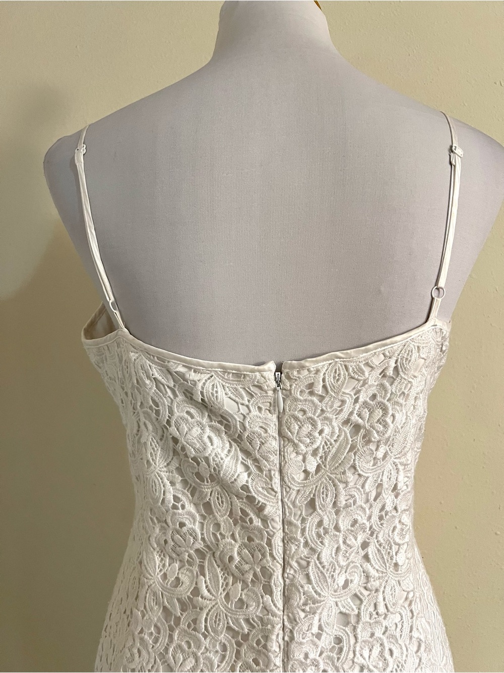 WHBM White Lace Crochet Floral Sheath Dress Size 10 Sleeveless bridal party lux - Picture 9 of 12